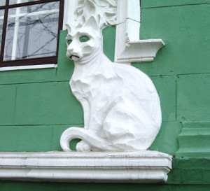 Фасад «Дома с котами» на улице Большой Житомирской.