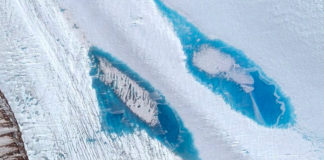 Появившиеся из ниоткуда голубые озёра в Антарктиде напугали ученых