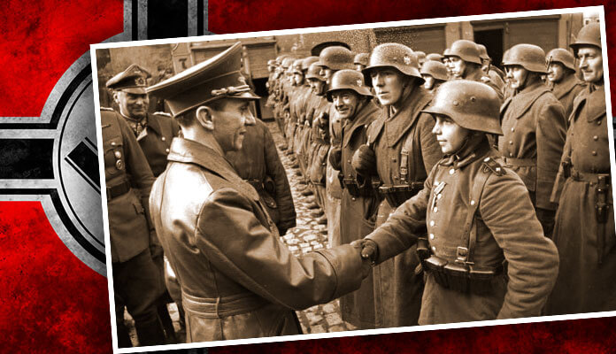 9 марта 1945: Геббельс награждает 16-летнего члена гитлерюгенда Вилли Хюбнера Железным крестом за оборону города Любань (Польша)
