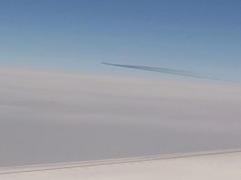 Пассажиры сняли НЛО, которое преследовало самолёт в небе над Турцией